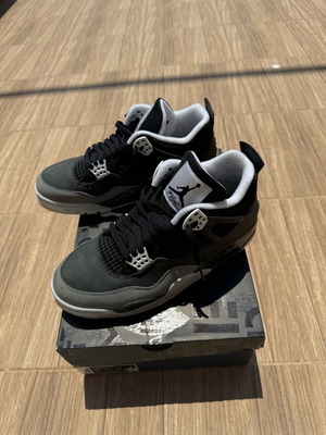 Jordan 4 ретро страх