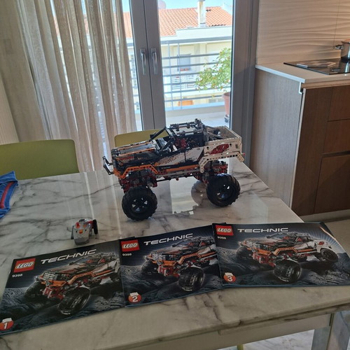 Lego Technic 9398 Crawler collectible set 2012 like new