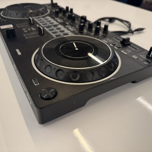 Pioneer DDJ-REV1 4-Deck Control DJ Console like new