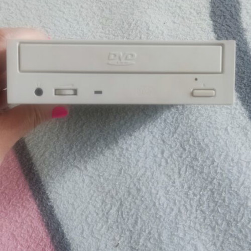 DVD-ROM drive like new with 3.5mm headphone jack and volume control