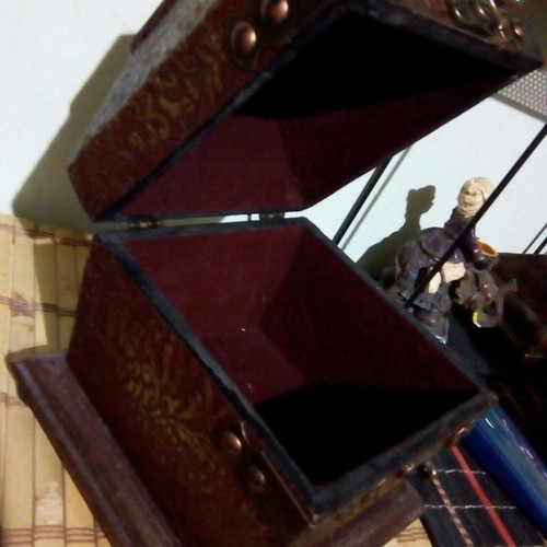 Jewelry box used brown with floral decoration