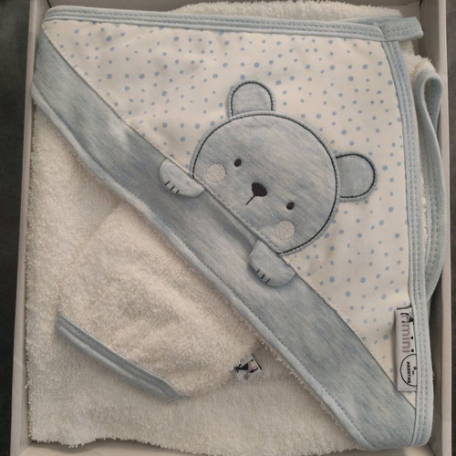 Baby bath towel and washcloth new, very soft