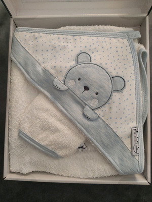 Baby bath towel and washcloth new, very soft