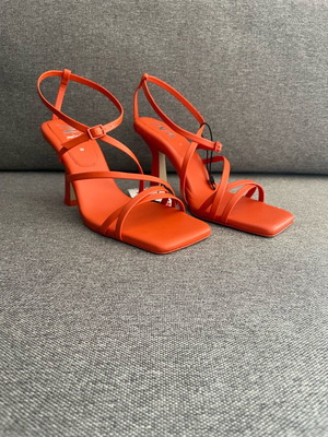 Zara δερμάτινα ψηλοτάκουνα πέδιλα αχρησιμοποίητα, πορτοκαλί