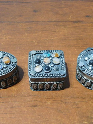 Set of 3 ethnic alpaca boxes with semi-precious stones