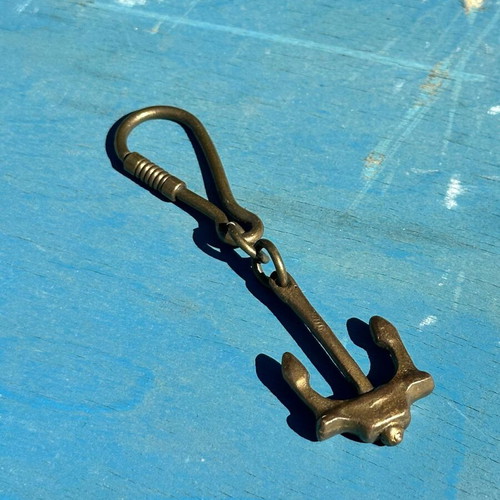 Vintage bronze anchor keychain used, nautical collectible 4.5 cm