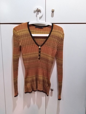 Pullover used in warm brown terracotta shades, size L