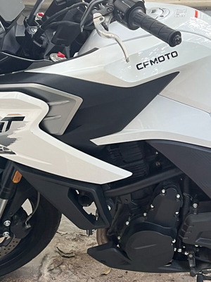 CFmoto 700MT sport motorcycle like new, 700 cc, manual, white, 2024
