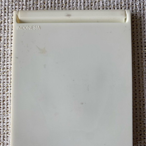 Vintage Estée Lauder Compact Mirror like new, 9x7.5 cm