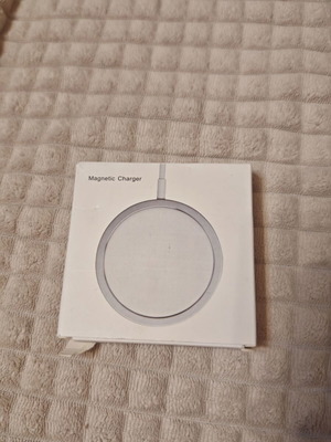 MagSafe 15W USB-C μαγνητικός ασύρματος φορτιστής