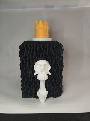 One Piece Deck Box Brook new with magnetic crown and lid