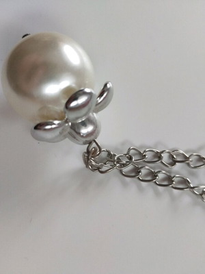 Chain with large statement pearl new