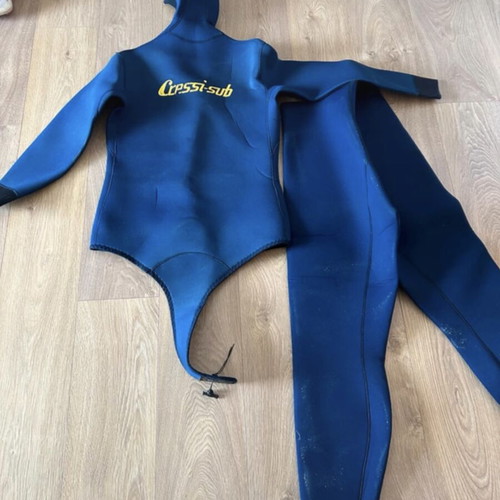 Cressisub 5mm diving suit like new
