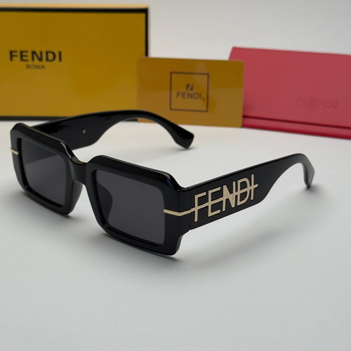 Fendi Bold Square Logo Edition sunglasses new, black and white
