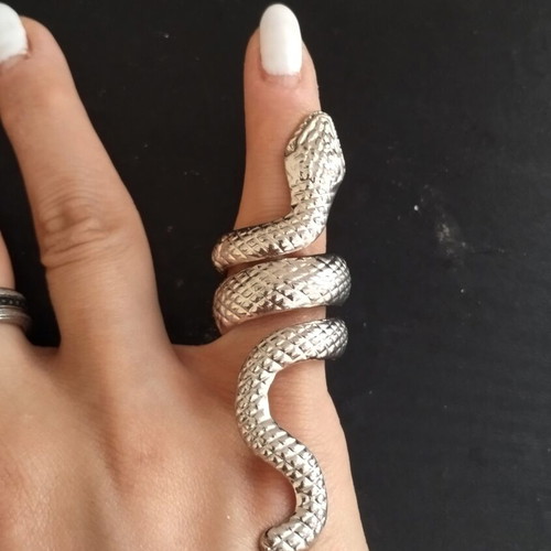 Steel snake ring adjustable, like new, silver color