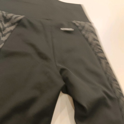 Adidas women's sports set like new, XS leggings, size 14-15 shirt