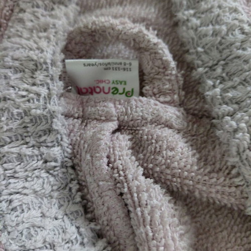Children's bathrobe used, pink with white details