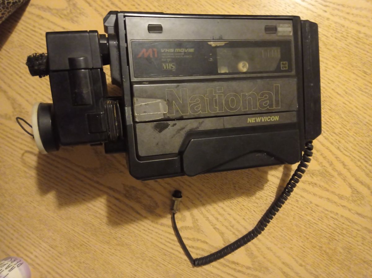 Video Camera VHS National M1 SKM used… - € 60,00 - Vendora.cy