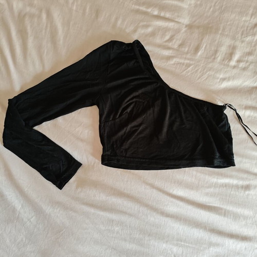 Black crop top one shoulder size S like new