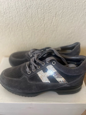 Women's suede shoes size 38 with silver details like new