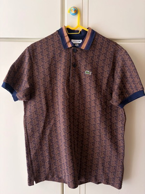 Lacoste Monogram Polo Shirt σαν καινούργιο, καφέ, μέγεθος L