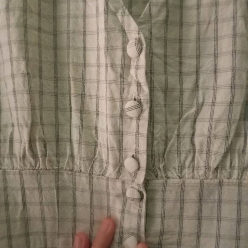 Sinsay fitted buttoned blouse like new, M/L, white-beige check