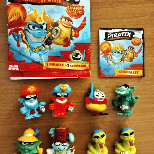 Piratix figures used, set of 8 without weapons