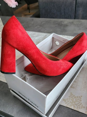 Γόβες κόκκινες νούμερο 36 σαν καινούργιες