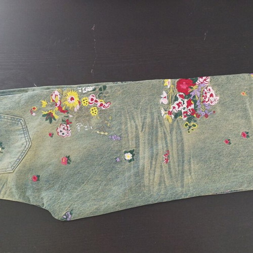 Evolution Begins Guardian of Eden embroidered denim jeans size S new