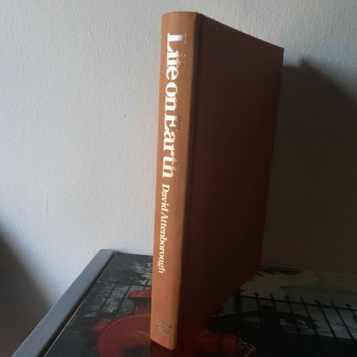 Life on Earth by David Attenborough hardcover used, English