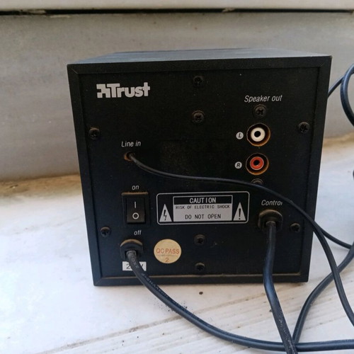 Trust speaker like new in black color