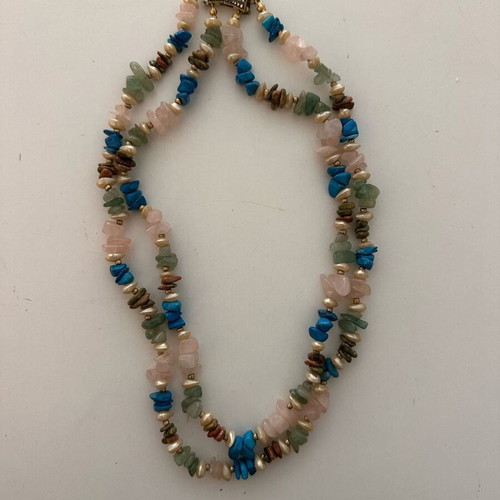 Double necklace used with impressive clasp, multicolor