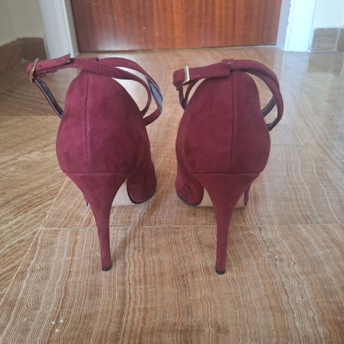 Sante high-heeled burgundy velvet pumps like new, size 39