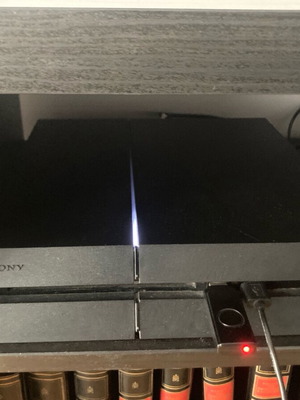Sony PlayStation 4 500GB μεταχειρισμένο με 2 χειριστήρια