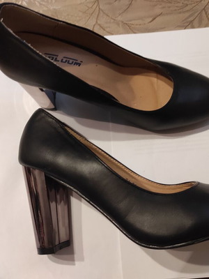 Adluum black pumps with silver heel new