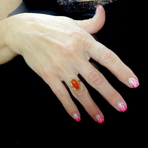 Gold ring with Mediterranean coral like new