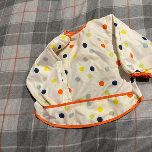 Kladdig full-body bib like new for feeding with pocket