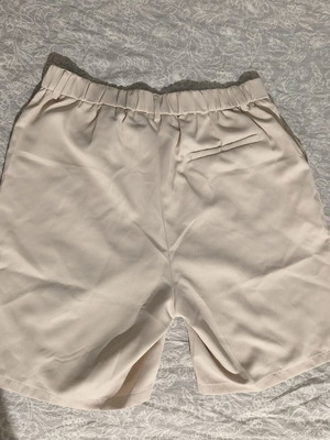 Men's Chino Shorts size Large, like new, beige