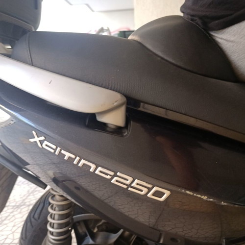 Kymco Xciting 250 scooter like new, petrol, manual transmission