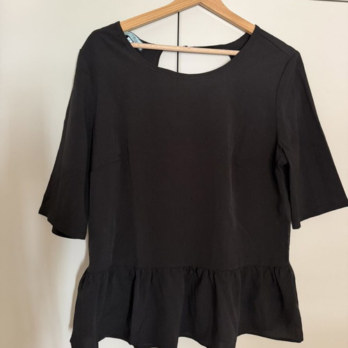 Blouse with ruffles and open back Tiffany size S like new black