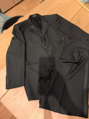 Men's suit like new, size XL, custom made Italy