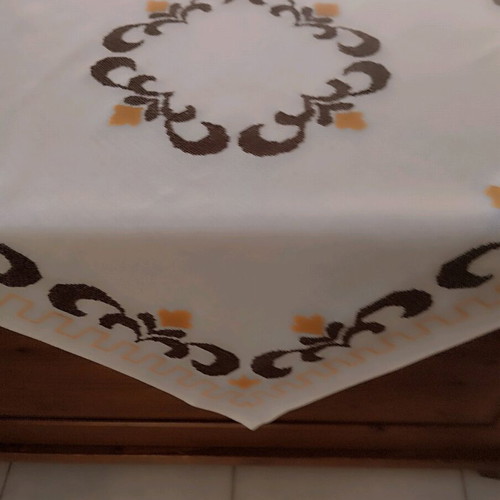 Vintage square tablecloth like new, 70x70 cm, finely crafted