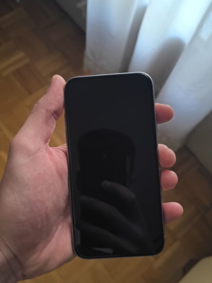 Iphone 11 μεταχειρισμένο, μωβ χρώμα, με θήκη και καλώδιο lightning