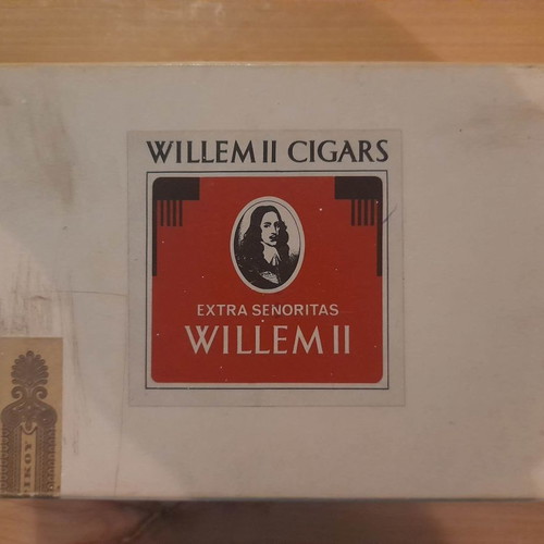 Willem II Extra Senoritas cigar box used vintage