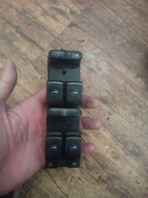 Κουμπιά και διακόπτες για VW, Audi, Skoda, Seat 1J4959857B μεταχειρισμένα