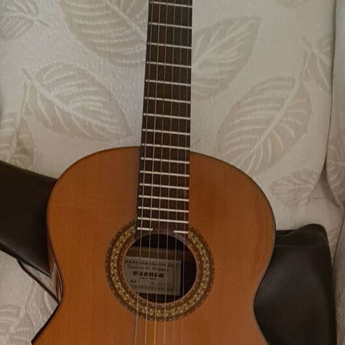 Cuenca Mod. 40 guitar new with case