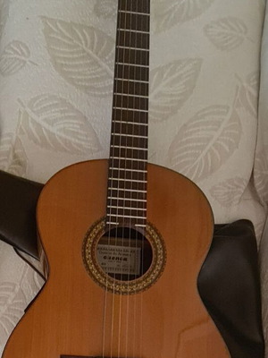 Cuenca Mod. 40 guitar new with case