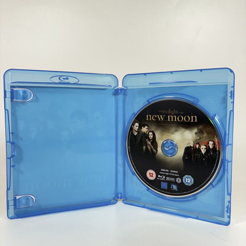 The Twilight Saga New Moon Blu-ray like new with English subtitles