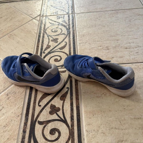 Nike Revolution 3 kids' athletic shoes, size 30, blue