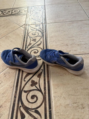 Nike Revolution 3 kids' athletic shoes, size 30, blue